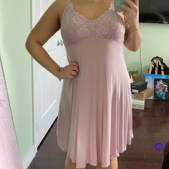 Lace and soft tank top nightie - Picture 4 of 4